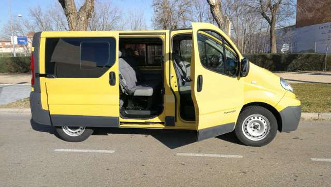 Renault Trafic lateral abierta