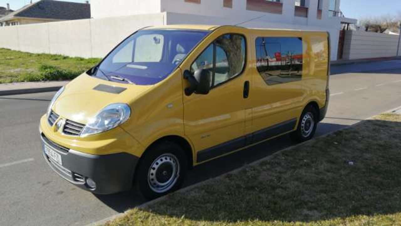 Renault Trafic vista frontal lateral